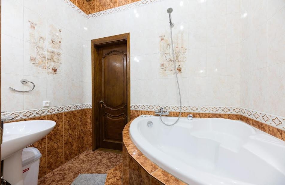 Apartment Arena City 911 Київ Екстер'єр фото